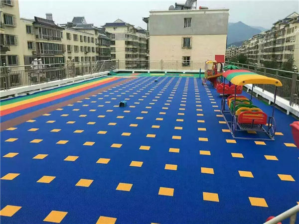 悬浮拼装地板8