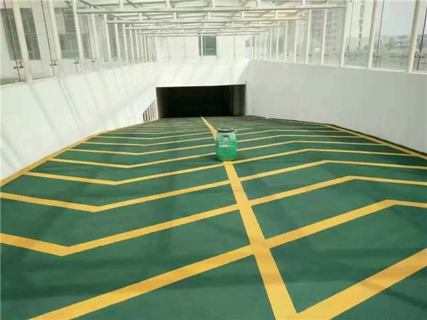 防滑坡道